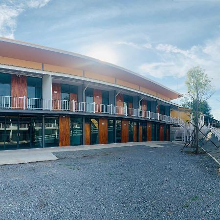 บ้านพิชชา ที่พักใจกลางเมืองปราณบุรี Ban Khao Noi Экстерьер фото